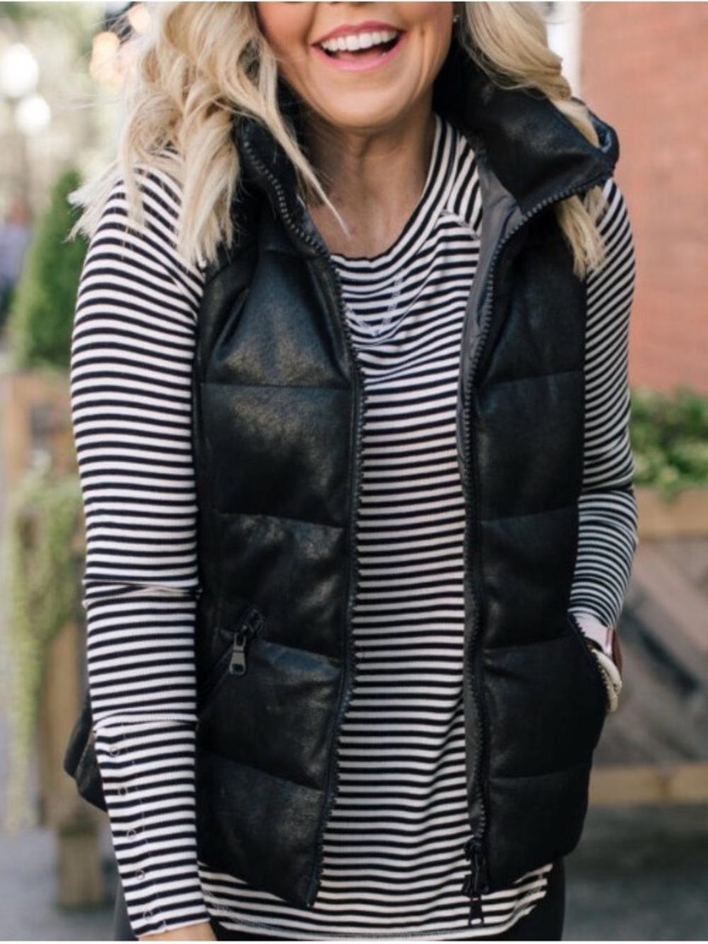 Evereve Black Quilted Faux-Leather Puffer Vest Down filled sz S